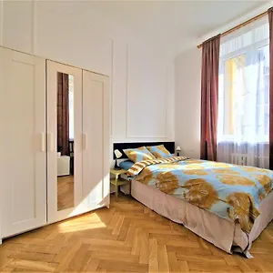 Affittacamere J&w Swietojanska, Varsavia
