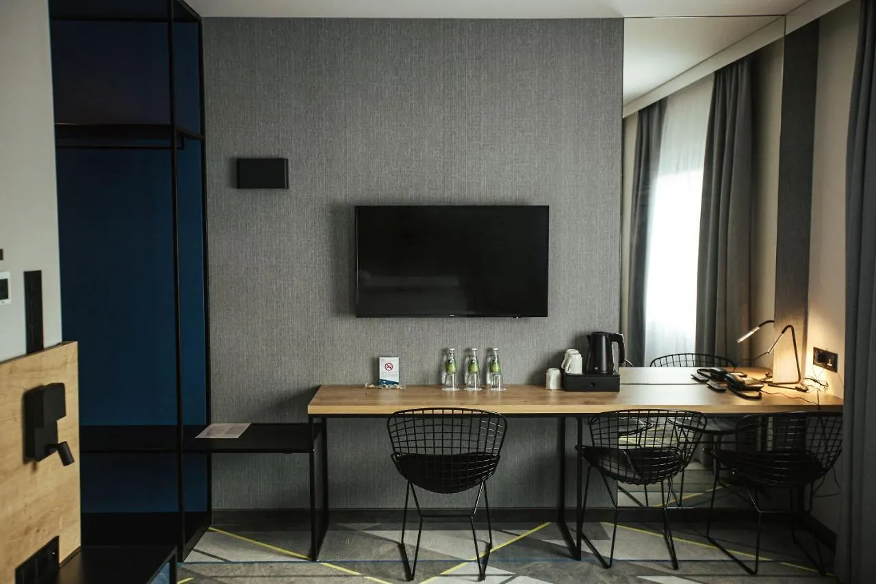 Air Hotel